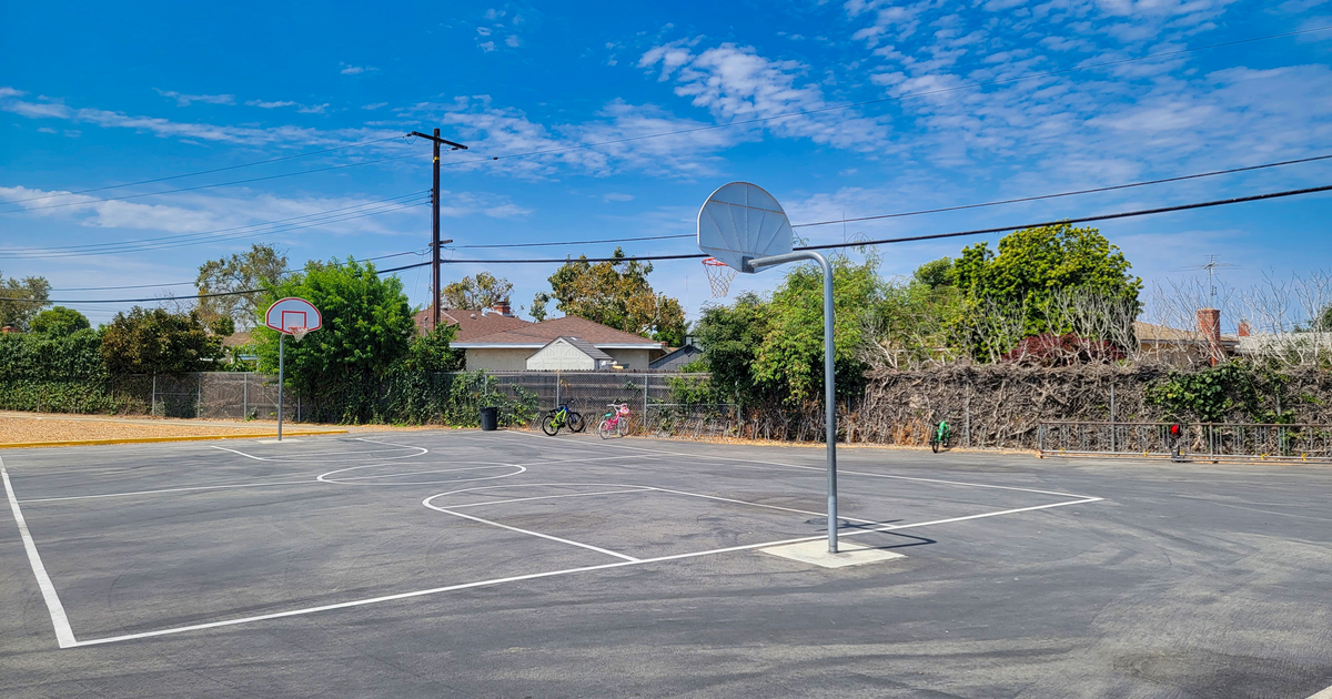 Rent Outdoor Basketball Courts/Blacktop in Torrance