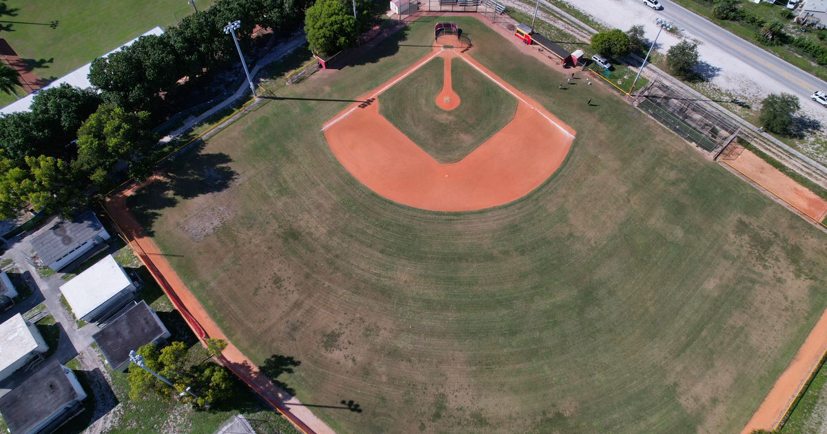 Rent Field - Baseball in Deerfield