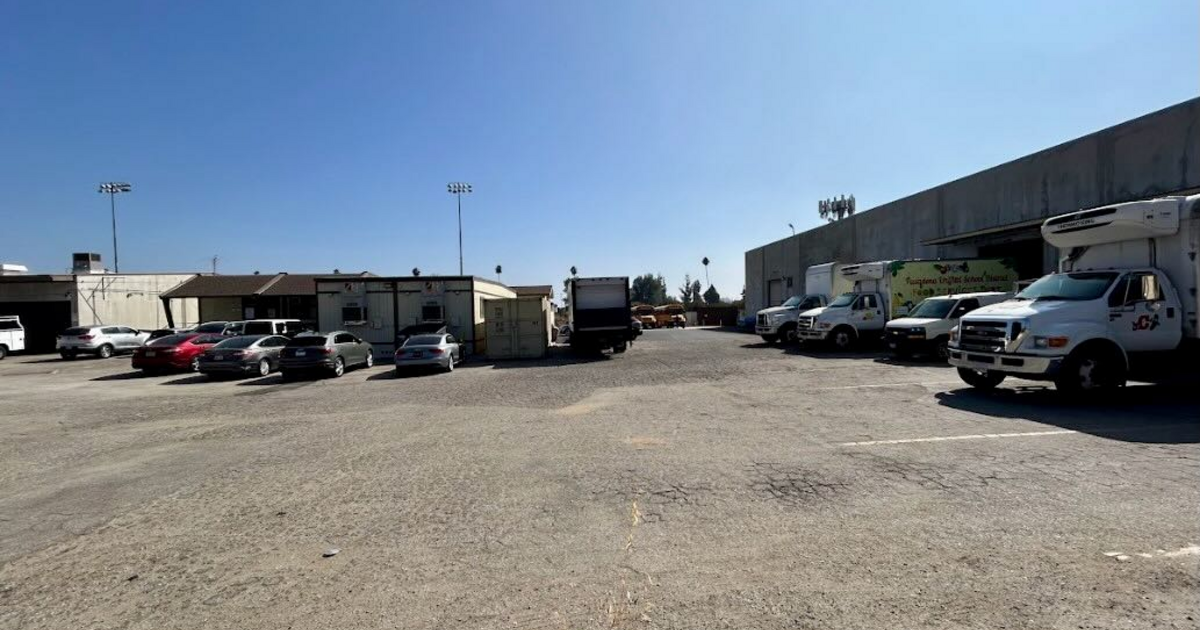 Rent District Service Center Yard Parking Lot In Pasadena